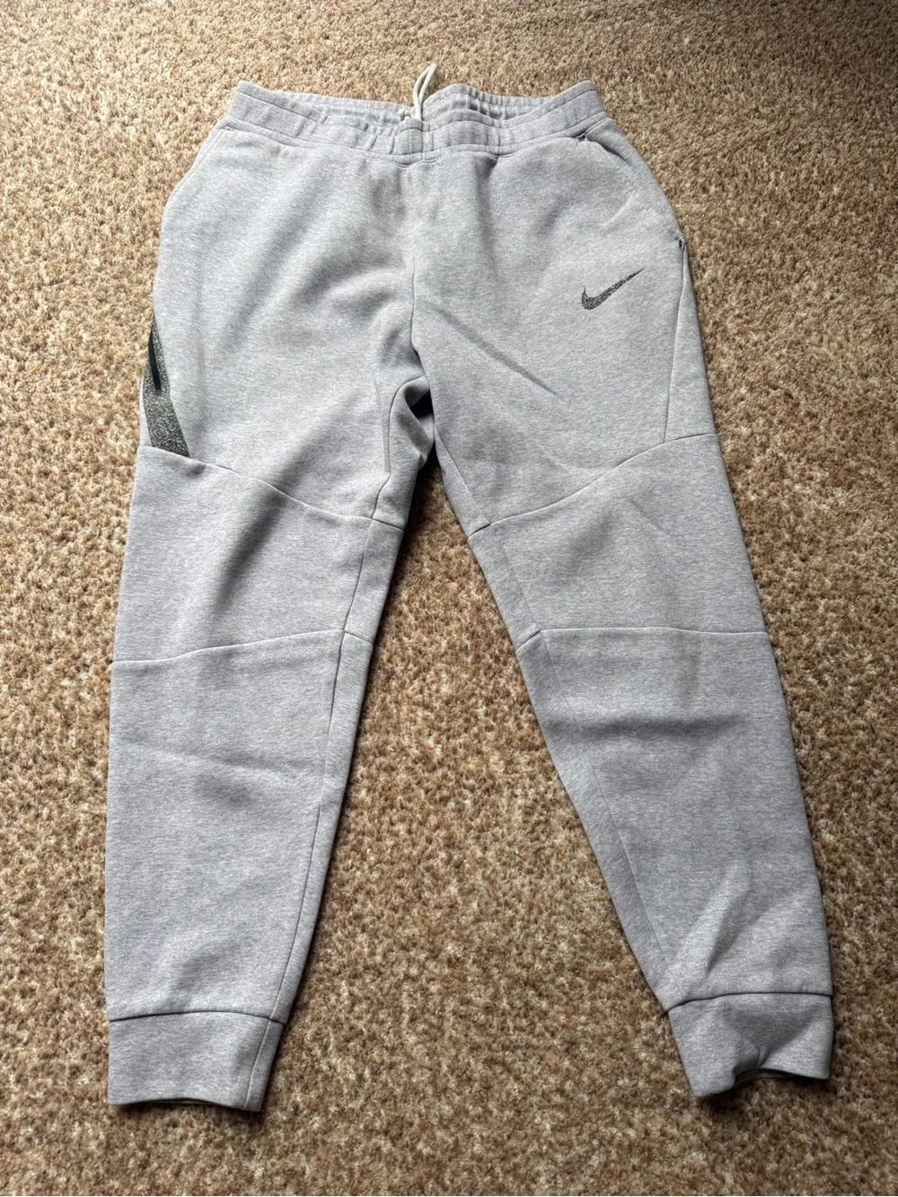 Men’s Nike Light Gray Jogger Sweatpants with Swoosh size large. Never worn